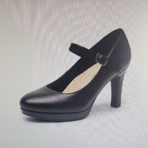 Dream Pairs Elegant Black Heels